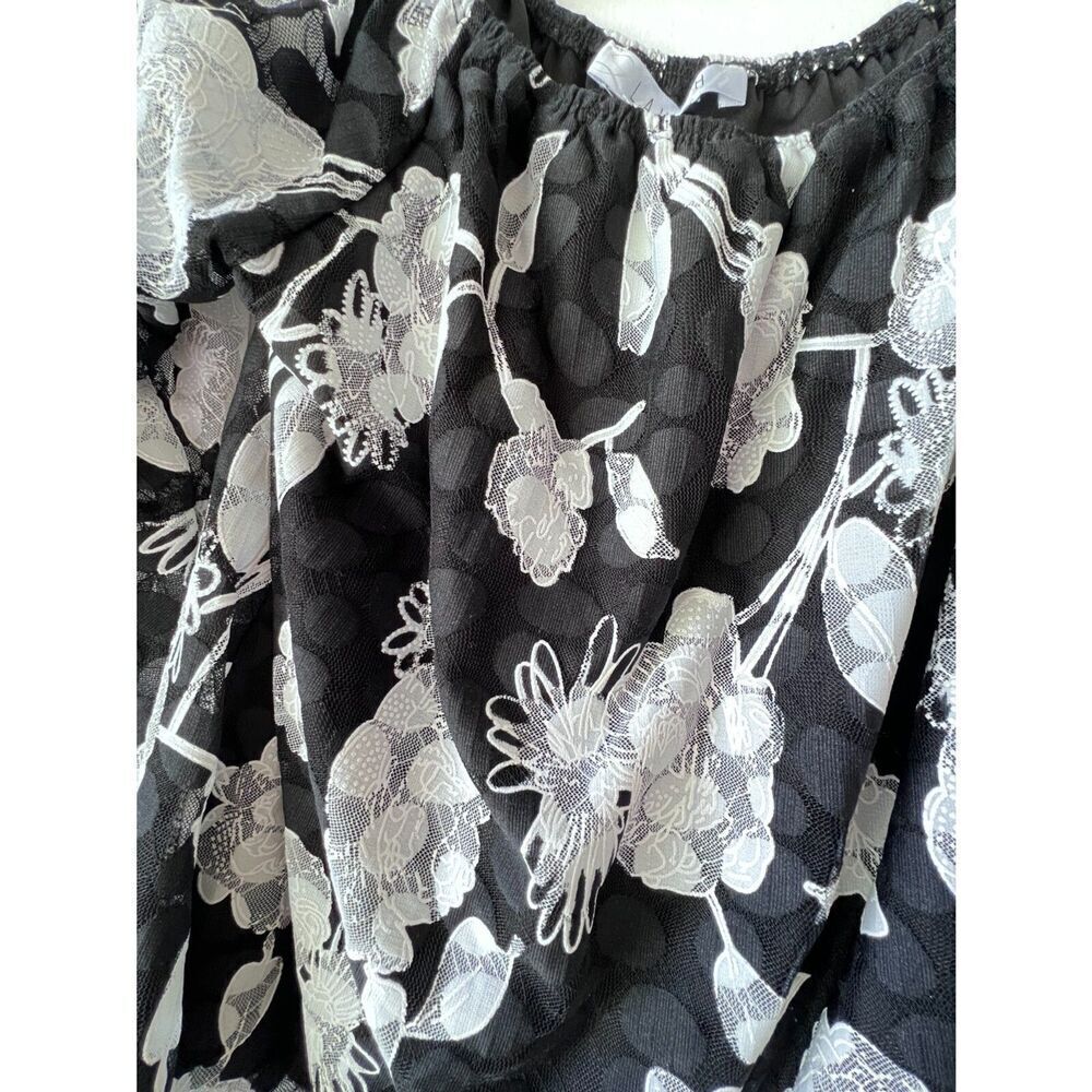 Women's top short sleeve black white floral 3/4 sleeve blouse casual size S. - Picture 5 of 9